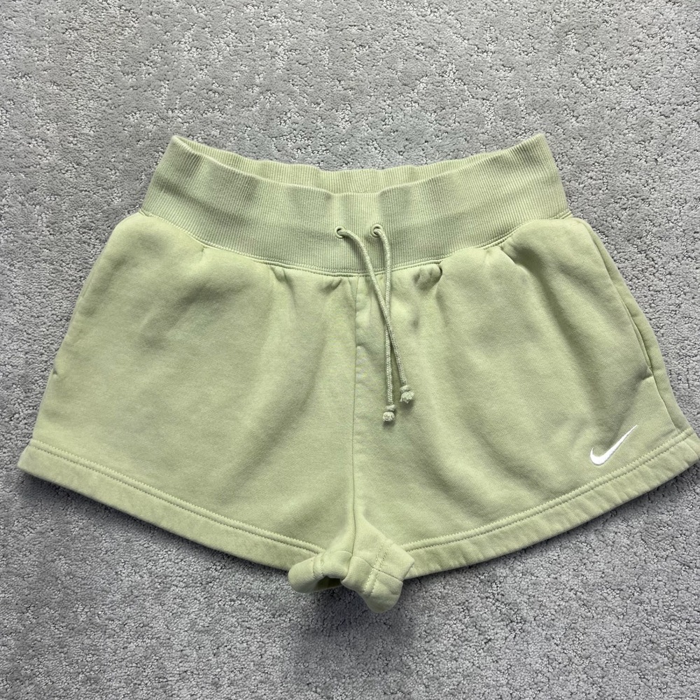 Nike Shorts Womens Medium Sage Green Pastel Fleece Drawstring Pockets Sportswear